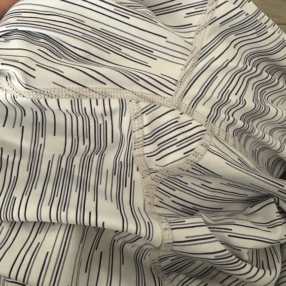 P'tula Desiree II Swift 7/8 Ankle Crop Black White Stripe Leggings Womens Size M - Picture 5 of 7